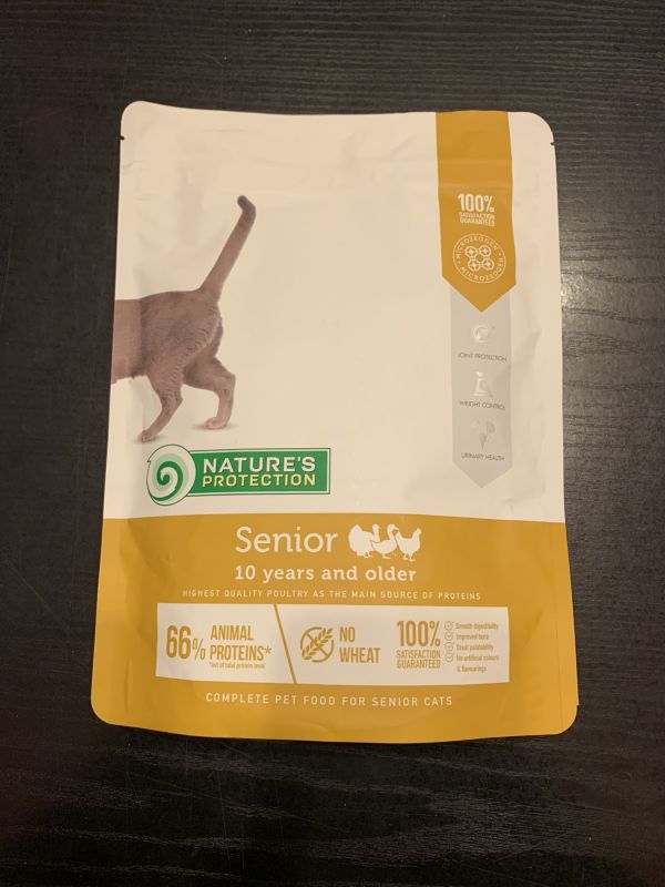 Сухий корм для старших котів віком від 10 років Nature's Protection Senior Cat з птицею, литовський