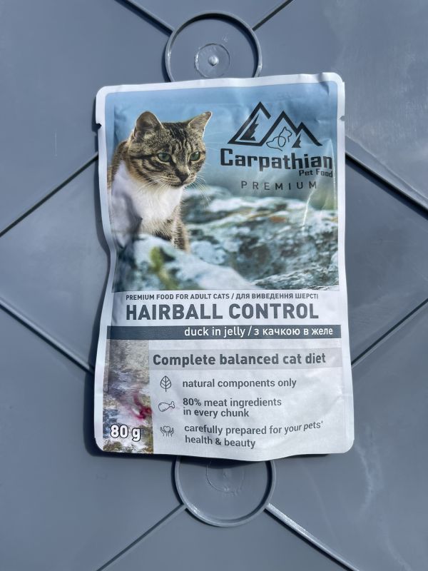 Консервований корм для котів Carpathian Hairball control, з качкою в желе