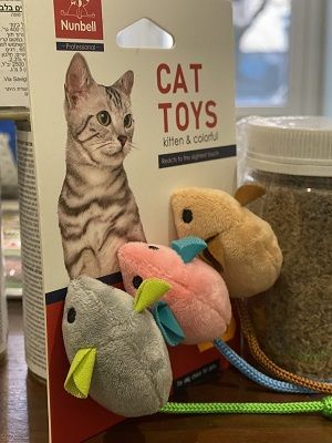 Мишка, кольорова іграшка для котів 1 шт